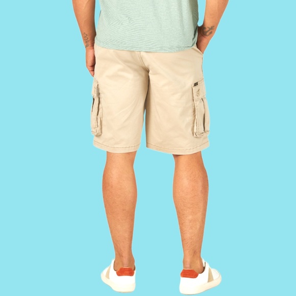 Lee Men’s West Relaxed Fit Khaki Cargo Shorts. NWT. Size 46. - Picture 4 of 5